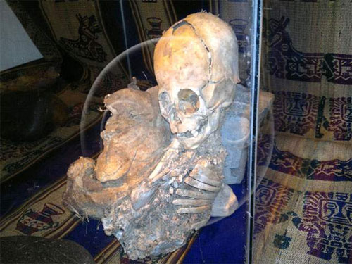Scientists claim the discovery of a mummified alien in Peru